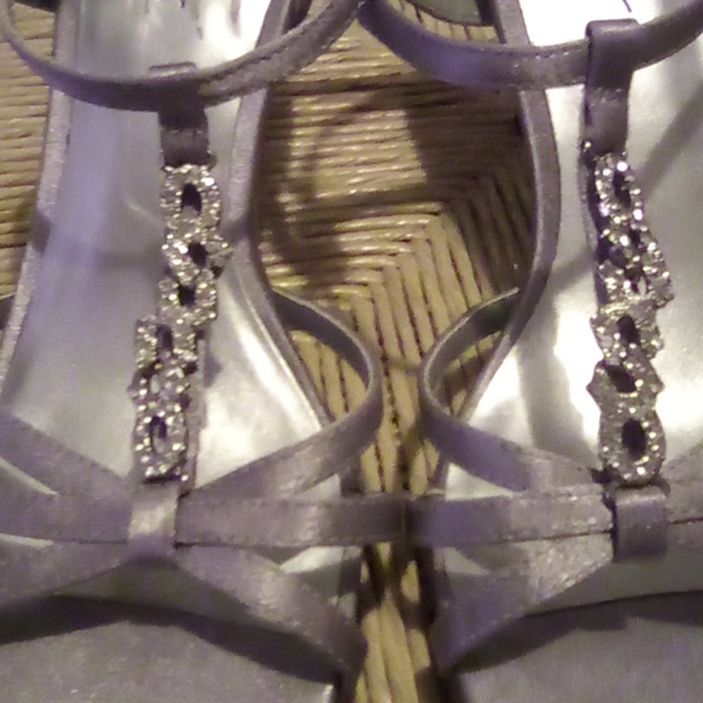 Jacqueline Ferrar  Jeweled Rhinestone Silver  Heeled Slingback Sandals.. Size 7.